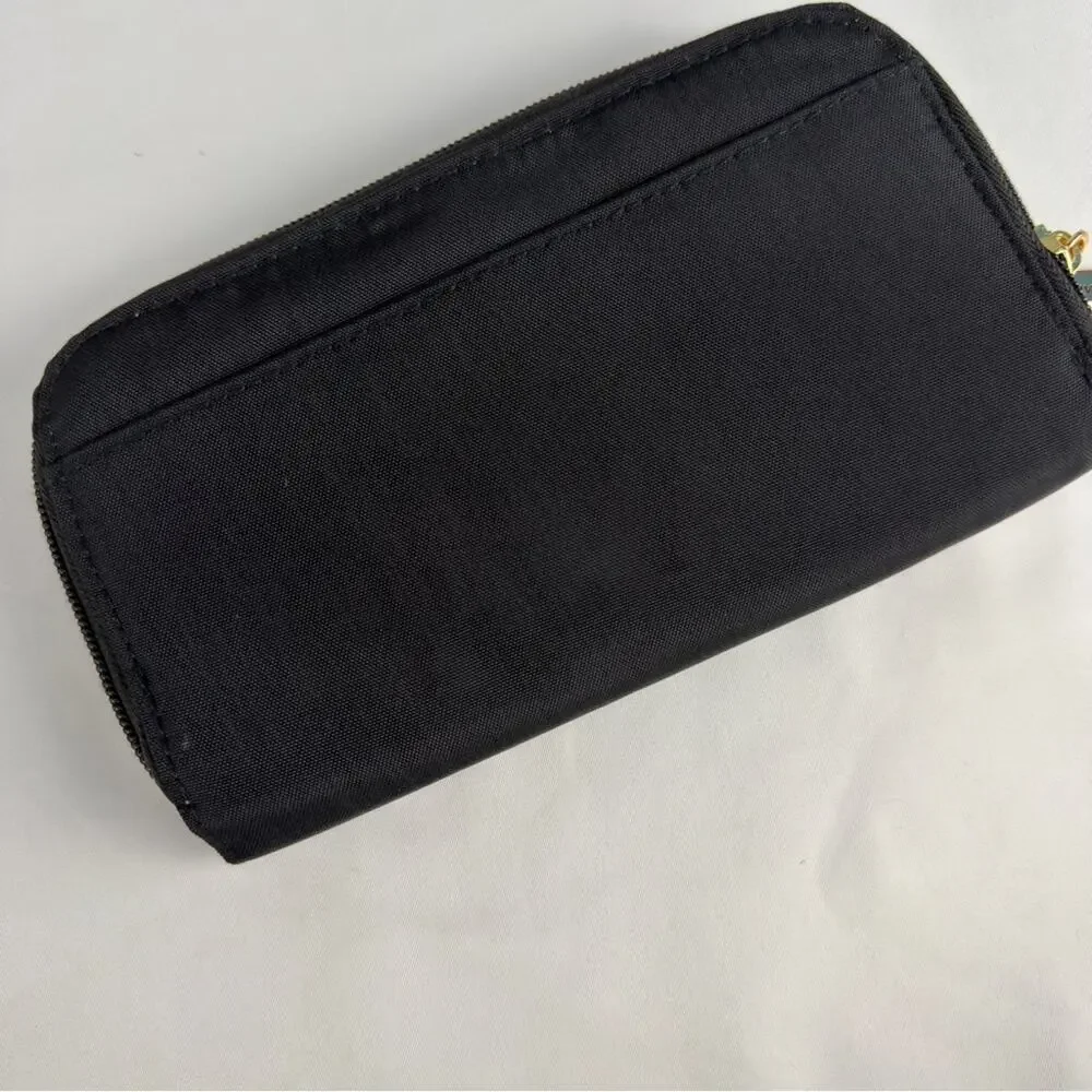NWOT Travelon Black Wristlet Wallet black